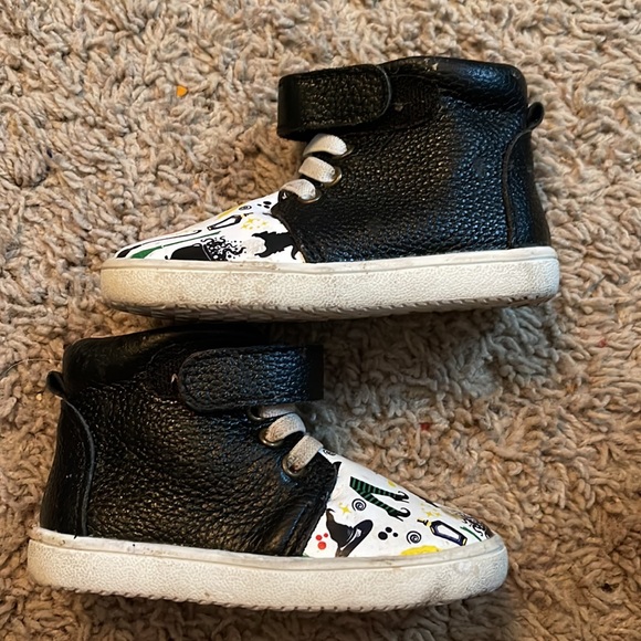 Hocus Pocus high tops - Picture 3 of 4